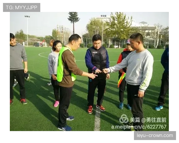 挑边规则：开赛前猜硬币决定什么？一文拆解足球选边逻辑